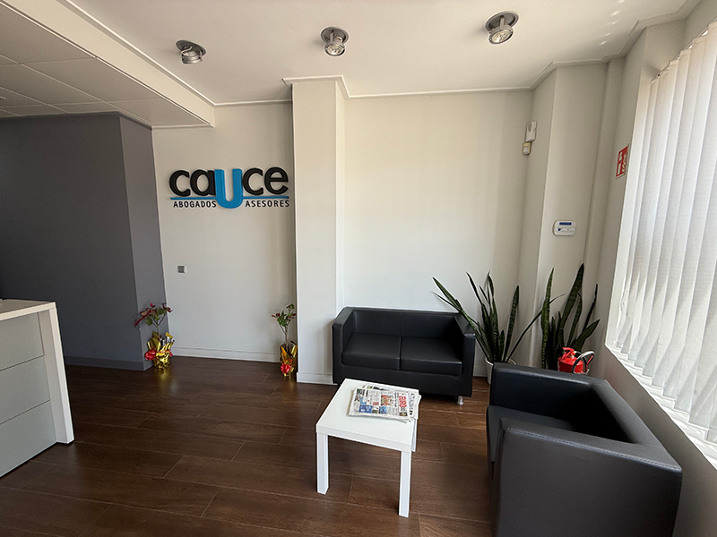 Fotografía a color de la recepción de nuestra oficina en Almería